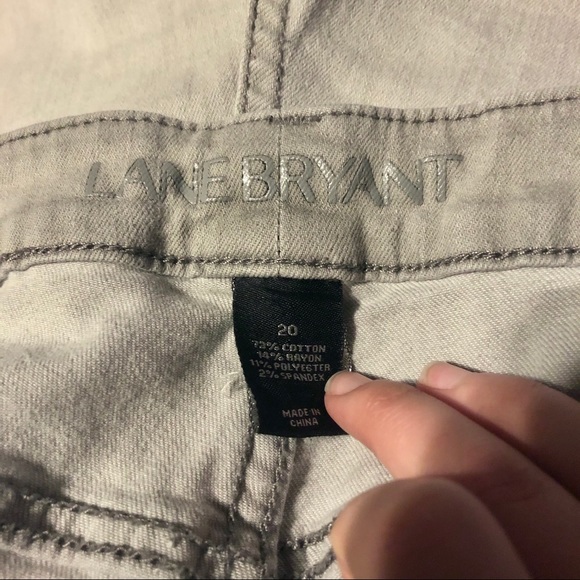 Lane Bryant Distressed Light Wash Capri Jean 20 - Picture 6 of 7